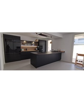 OBCOCINAS MODELO BERLIN NEGRO CON DEKTON DOMOOS